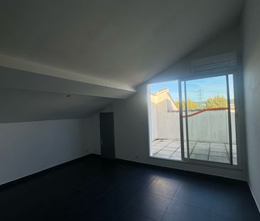 Location Appartement 4 pièces 75m² MARSEILLE 11ème - Photo 2