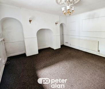 Clytha Square - Photo 1