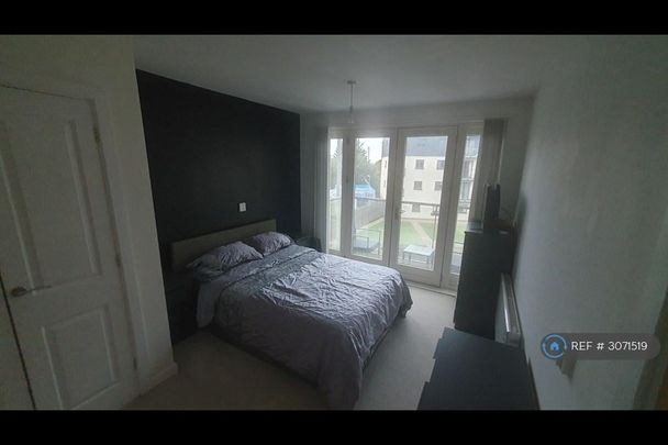 1 bedroom in a flat share to rent - Photo 1