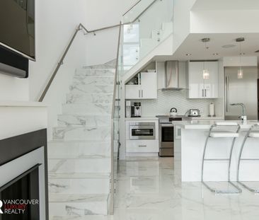 Penthouse in Downtown Vancouver, BC - Photo 2