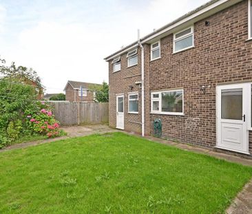 4 bedroom semi-detached house to rent - Photo 6