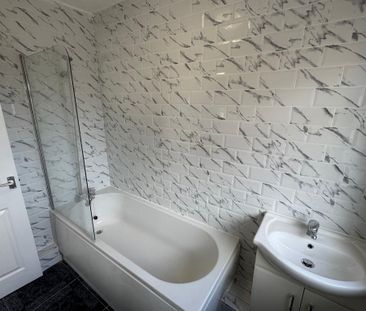 3 bedroom terraced house to rent - Photo 6