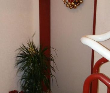 Moderne, zentral gelegene, vollmöblierte Wohnung mit Balkon - Photo 6