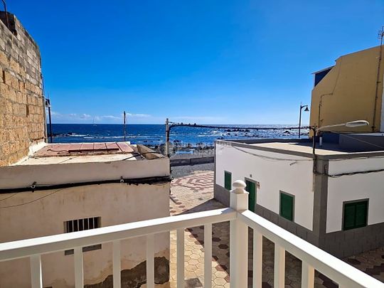 FOR RENT: Stunning 1-Bedroom Apartment in Las Galletas - Photo 1