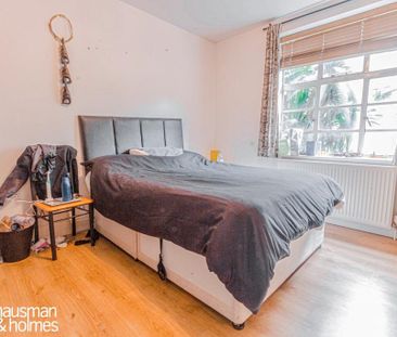 3 bedroom flat to rent - Photo 4