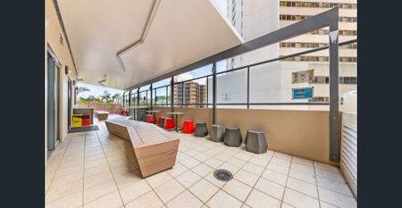 Furnished Studio in Prime City Location - Photo 5