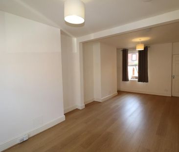 3 bedroom terraced house to rent - Photo 4