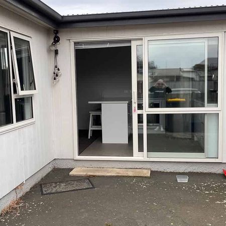 Ready for new tenant/s - Photo 3