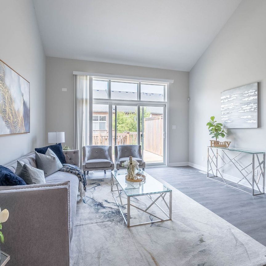 For Lease - 7619 Green Vista Gate, Niagara Falls, Ontario - Photo 1