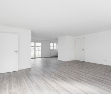 Familienfreundliche 5-Zimmer-Wohnung mit Einbauküche in Franklin-Mitte - Foto 1