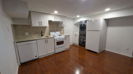 For Lease - 230 Alsace Road, Richmond Hill, Ontario - Photo 4