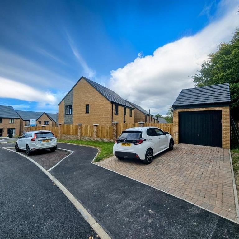 4 bedroom detached house to rent - Photo 1