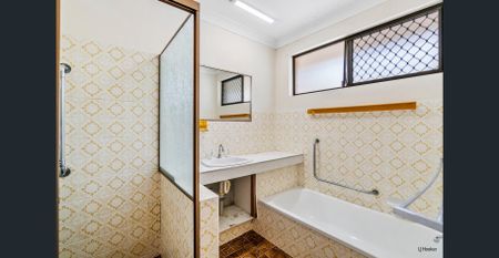 SPACIOUS TWO BEDROOM GROUND FLOOR UNIT - GREAT LOCATION! - Photo 5