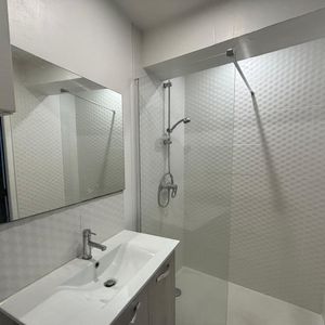 Location Appartement 1 pièce 14m² ANGERS 49100 - Photo 3