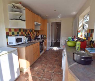 4 bedroom terraced house to rent - Photo 3