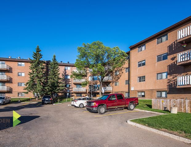 Castle Harbour | 10403 158 Avenue, Edmonton - Photo 1