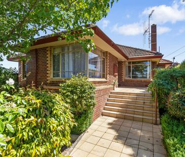 Spacious 3 Bedroom Home in Prime Location - Photo 6