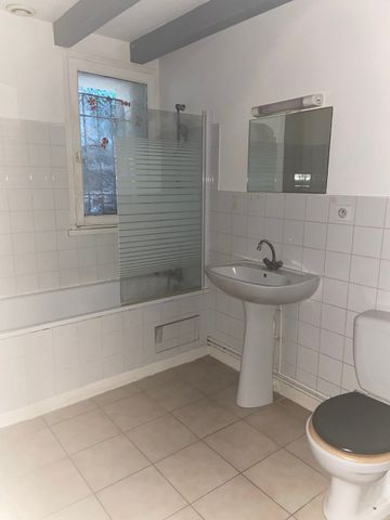 Location Appartement 2 pièces 54m² ANGOULEME 16000 - Photo 3