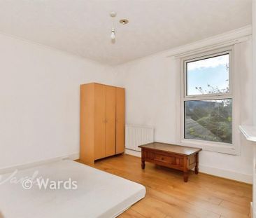 2 bedroom end of terrace house to rent - Photo 6