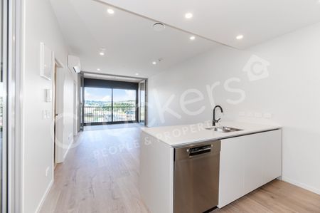 2 Bedrooms + Secure car park at the Heart of Albany - Photo 3