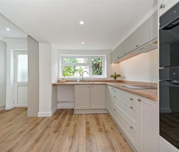 3 bedroom terraced house to rent - Photo 6