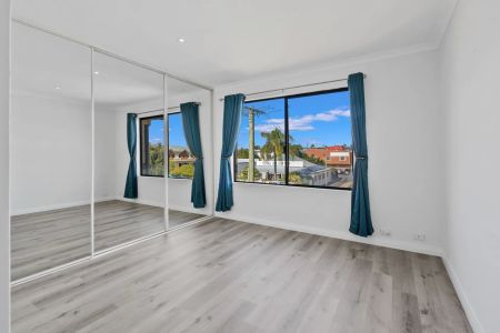 Charming 2-Bedroom Unit in Central Mandurah - Photo 5