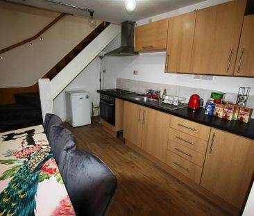 4 bedroom detached house to rent - Photo 5