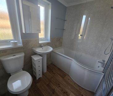 Crossfields, Middlesbrough, Coulby Newham - Photo 5