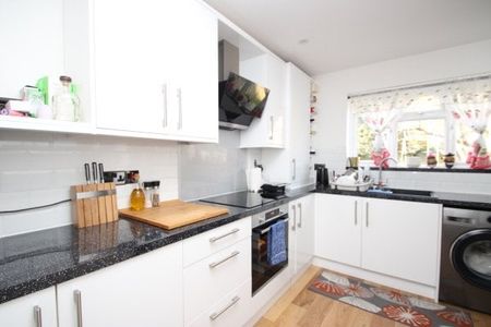 Homestead Way, New Addington, CR0, Property for rent - Photo 2