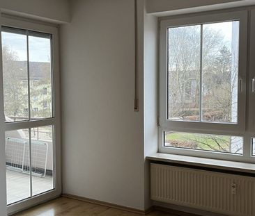 Schöne 2 Zimmer-Wohnung mit super Raumaufteilung und Balkon! - Photo 1