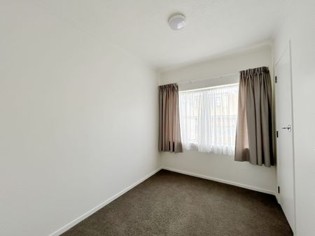 Two Bedroom Unit with Carport in Remuera - Photo 4