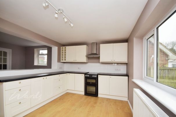 3 bedroom detached house to rent - Photo 1