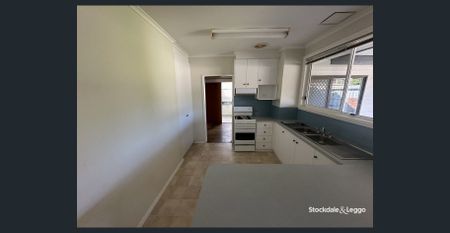 NEAT & TIDY, 3 BEDROOM HOME IN SOUTH SHEPPARTON - Photo 5