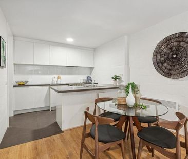 Entertainers pad, in the heart of Melbourne *OPEN FOR INSPECTION SATURDAY 5TH OCTOBER 2024 12:00pm - 12:15pm - PLEASE REGISTER TO VIEW* - Photo 3