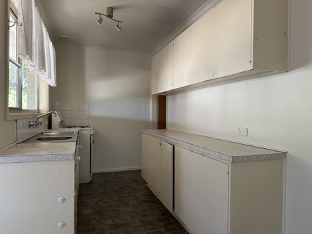 3 Logan Court, SHEPPARTON VIC 3630 - Photo 3