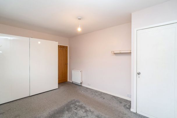 94 Groathill Road North - Photo 1