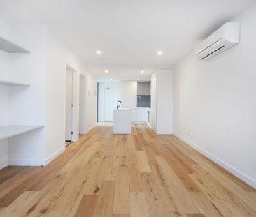 First Floor Modern Bayside Living - Photo 1