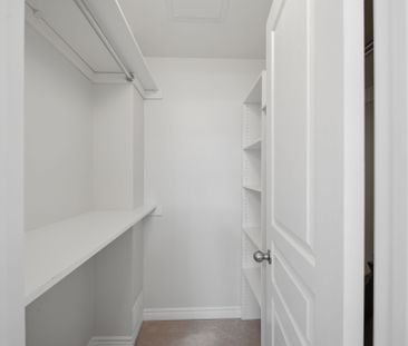 For Lease - 90 Caledonia Park Road Unit# 2, Toronto, Ontario - Photo 4