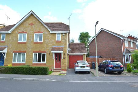 3 bedroom semi-detached house to rent - Photo 2