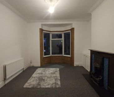 3 bedroom flat to rent - Photo 3