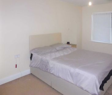 Trent Place, Warwick, CV34 - Photo 3