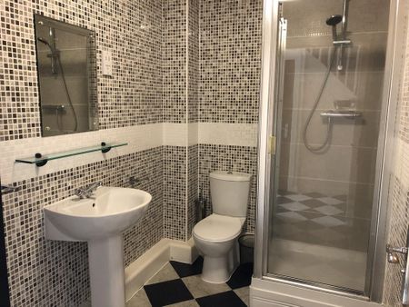 4 bedroom townhouse to rent - Photo 2