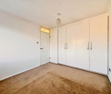 Bradleigh Avenue, Grays, RM17 - Photo 1