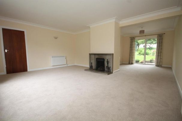 4 bedroom detached house to rent - Photo 1