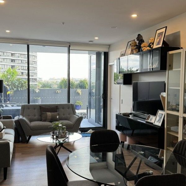 Fully Furnished 2 Bedroom Apartment - Photo 1