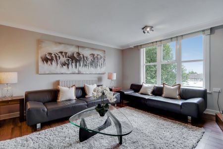 Boydell Court, St. Johns Wood Park, St. John's Wood, London NW8 - Photo 2