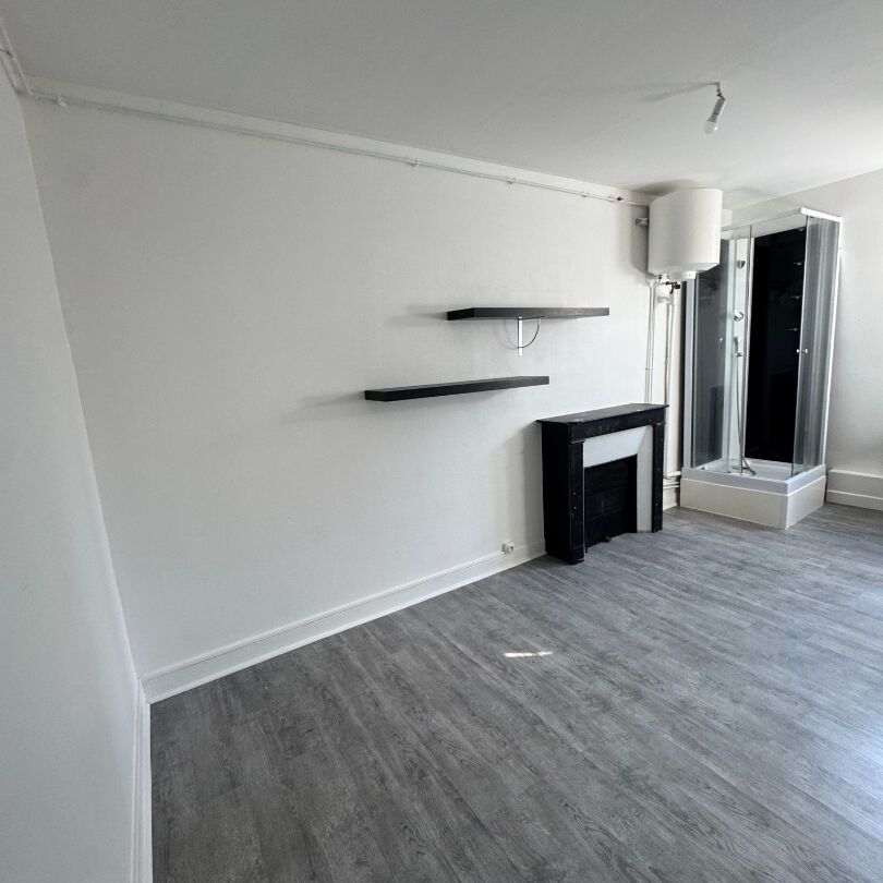 Appartement Paris 1 pièce(s) 12.33 m2 - Photo 1