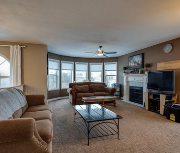 3 BED, 2 BATH, UTILS INCLUDED – 1 MONTH FREE RENT* - Photo 3