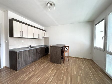 Pronájem bytu 1+kk 27 m2 - Fotografie 2
