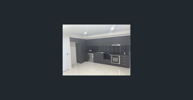 One bedroom spacious unit - Photo 1